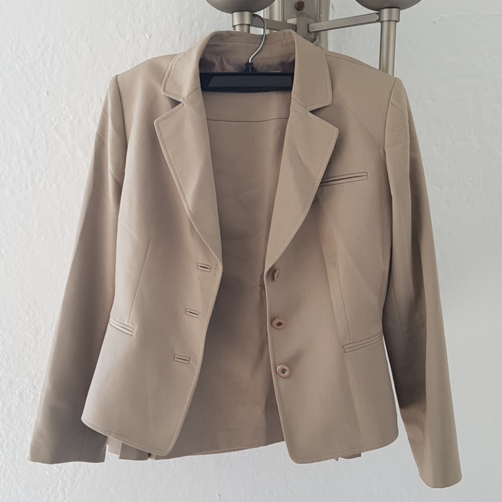 Women's Suit !